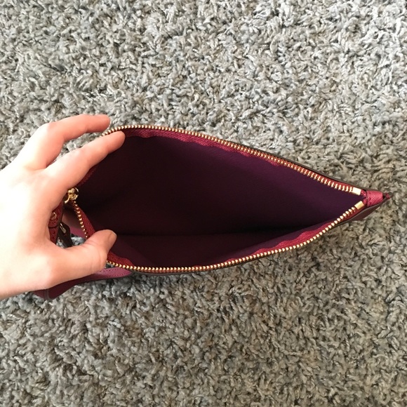 ‼Price Drop‼ Michael Kors wristlet - Picture 3 of 3